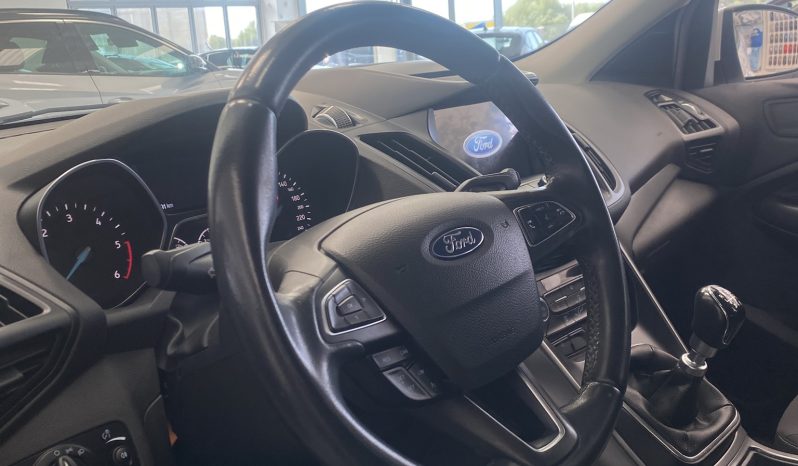 
								Ford Kuga completo									