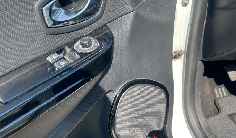 
								Renault Clio completo									