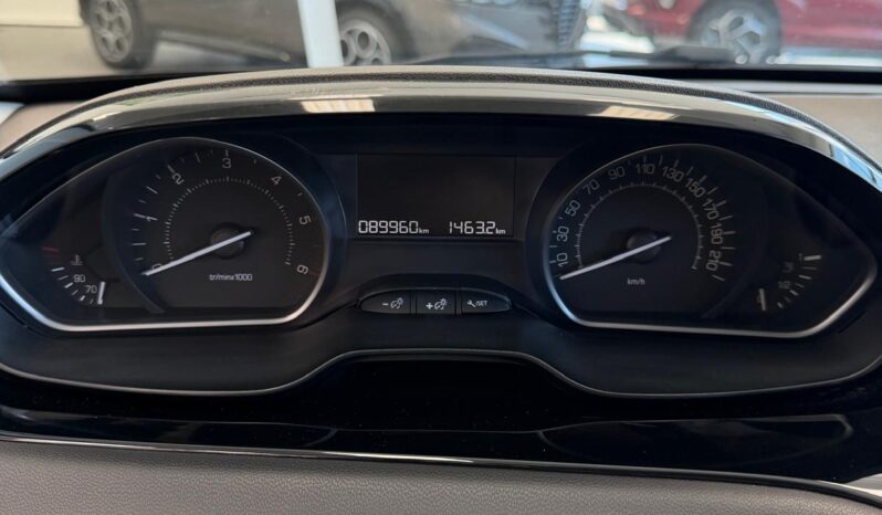 
								Peugeot 208 completo									