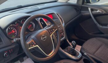 
									Opel Astra completo								