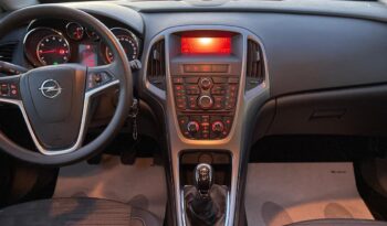 
									Opel Astra completo								