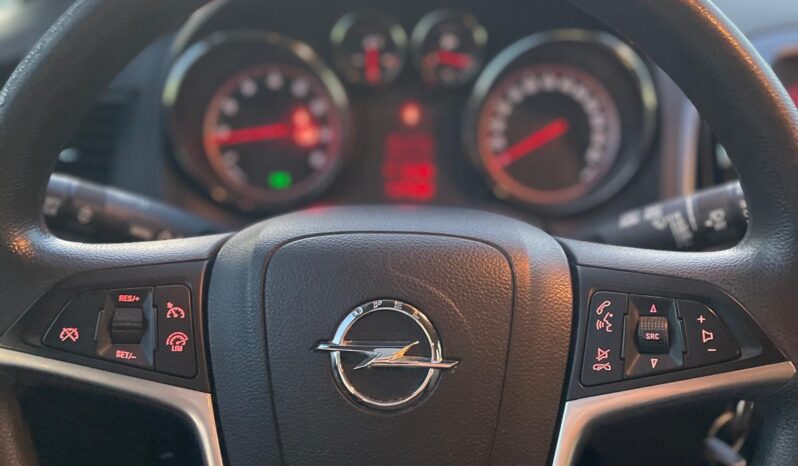 
								Opel Astra completo									